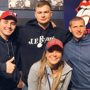 Meet your Posher, Julia